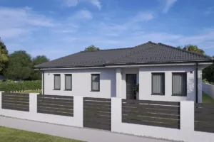 Egyszintes, modern családi ház sötétszürke tetővel és fehér homlokzattal, kerítéssel körülvéve.